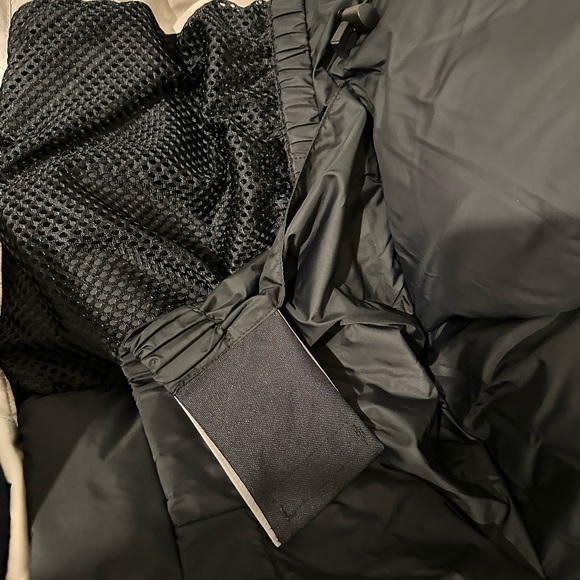 Canada Goose Expedition Parka | 2024 | Like New | SIZE LARGE - Picture 14 of 16